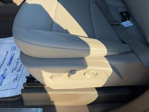 New 2026 GMC Sierra 1500 SLT image 18