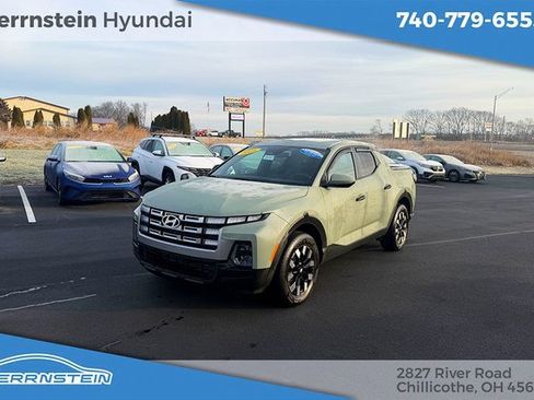 Certified 2025 Hyundai Santa Cruz SE image 3