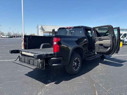 Used 2024 Chevrolet Silverado 1500 ZR2 w/ Technology Package AWD/4WD image 17