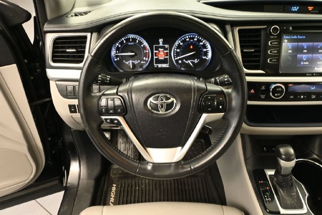 Used 2015 Toyota Highlander XLE AWD/4WD image 20