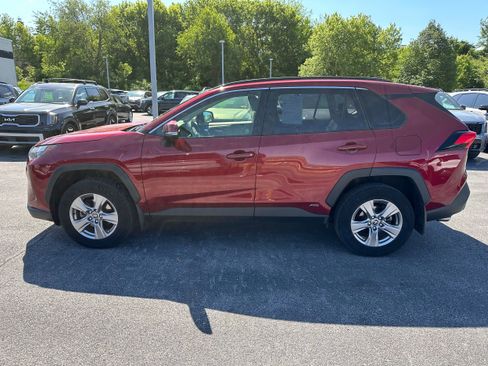 Used 2022 Toyota RAV4 XLE w/ Convenience Package AWD/4WD image 8