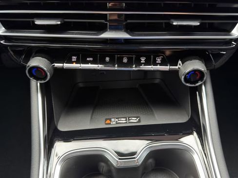 New 2026 Chevrolet Traverse Z71 w/ Driver Confidence Package AWD/4WD image 16