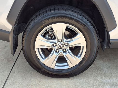 Used 2024 Toyota RAV4 XLE AWD/4WD image 27