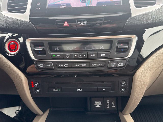 Used 2018 Honda Pilot Elite image 40