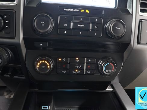 Used 2017 Ford F150 XLT w/ Equipment Group 302A Luxury image 10