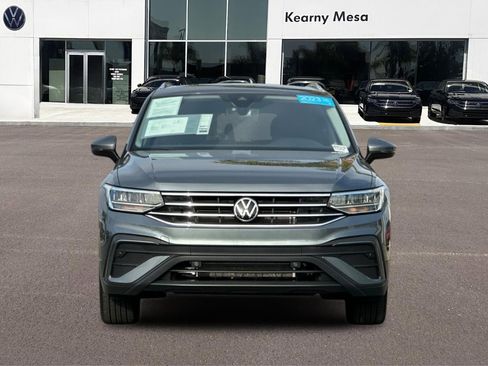 Used 2023 Volkswagen Tiguan SE FWD image 9