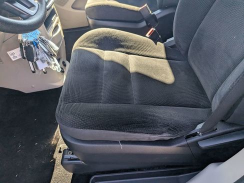 Used 2019 Dodge Grand Caravan SE w/ UConnect Hands-Free Group image 21