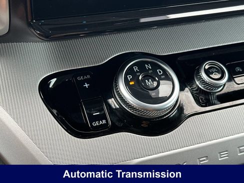 Used 2025 Ford Expedition Active AWD/4WD image 24