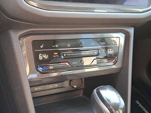 Certified 2022 Volkswagen Tiguan SE image 18