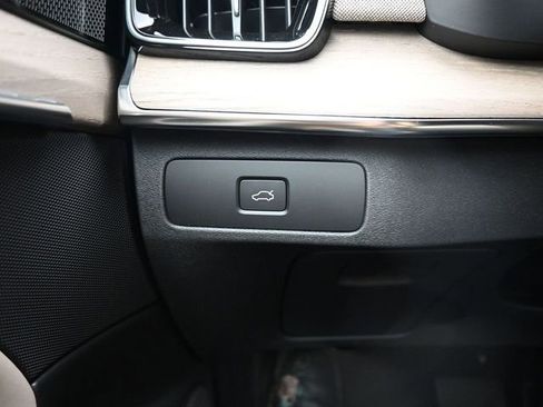 New 2026 Volvo XC90 B6 Plus w/ Protection Package Premier image 29