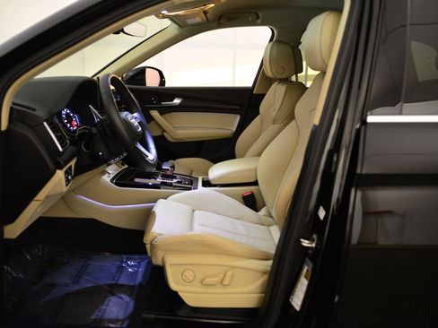 Certified 2024 Audi Q5 2.0T Premium w/ Convenience Package image 25