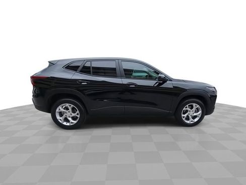 Used 2024 Chevrolet Trax LS w/ LS Convenience Package FWD image 9