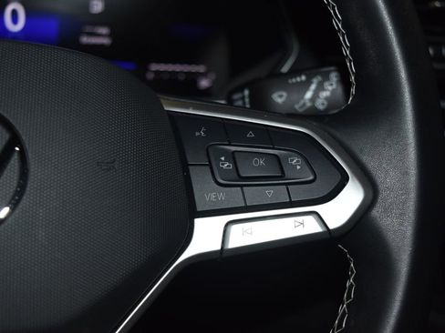 Used 2024 Volkswagen Tiguan S image 9