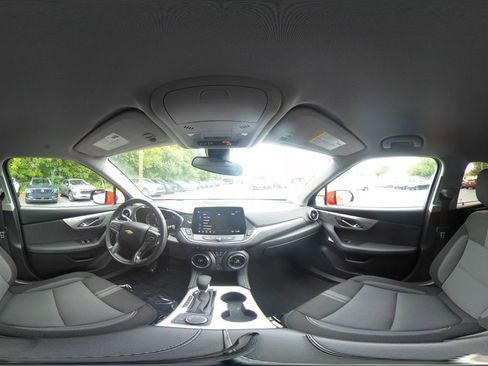 Used 2025 Chevrolet Blazer LT FWD image 37