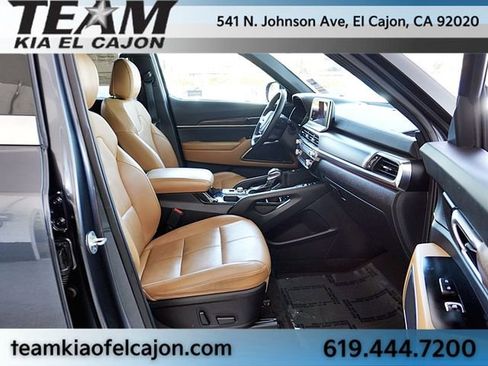 Certified 2021 Kia Telluride SX w/ Towing Package FWD image 12