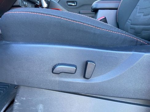 Used 2024 Nissan Frontier PRO-4X w/ Pro Convenience Package image 12