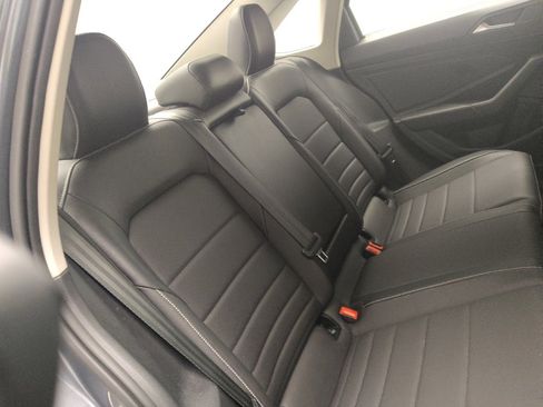 Used 2022 Volkswagen Jetta SE image 19