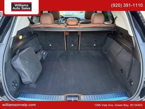 Used 2024 Mercedes-Benz GLE 450e 4MATIC w/ AMG Line Exterior image 31