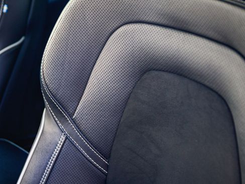 Used 2020 Volvo S90 T8 Inscription image 29