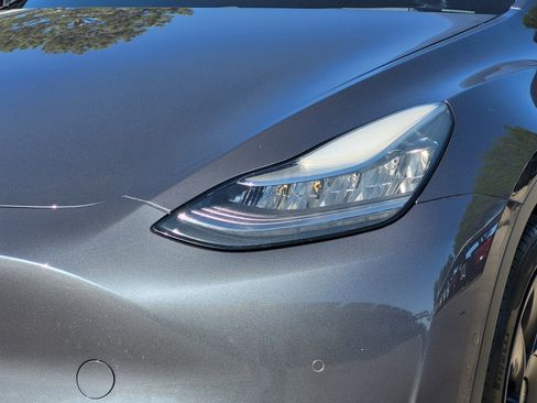 Used 2020 Tesla Model Y Performance AWD/4WD image 8