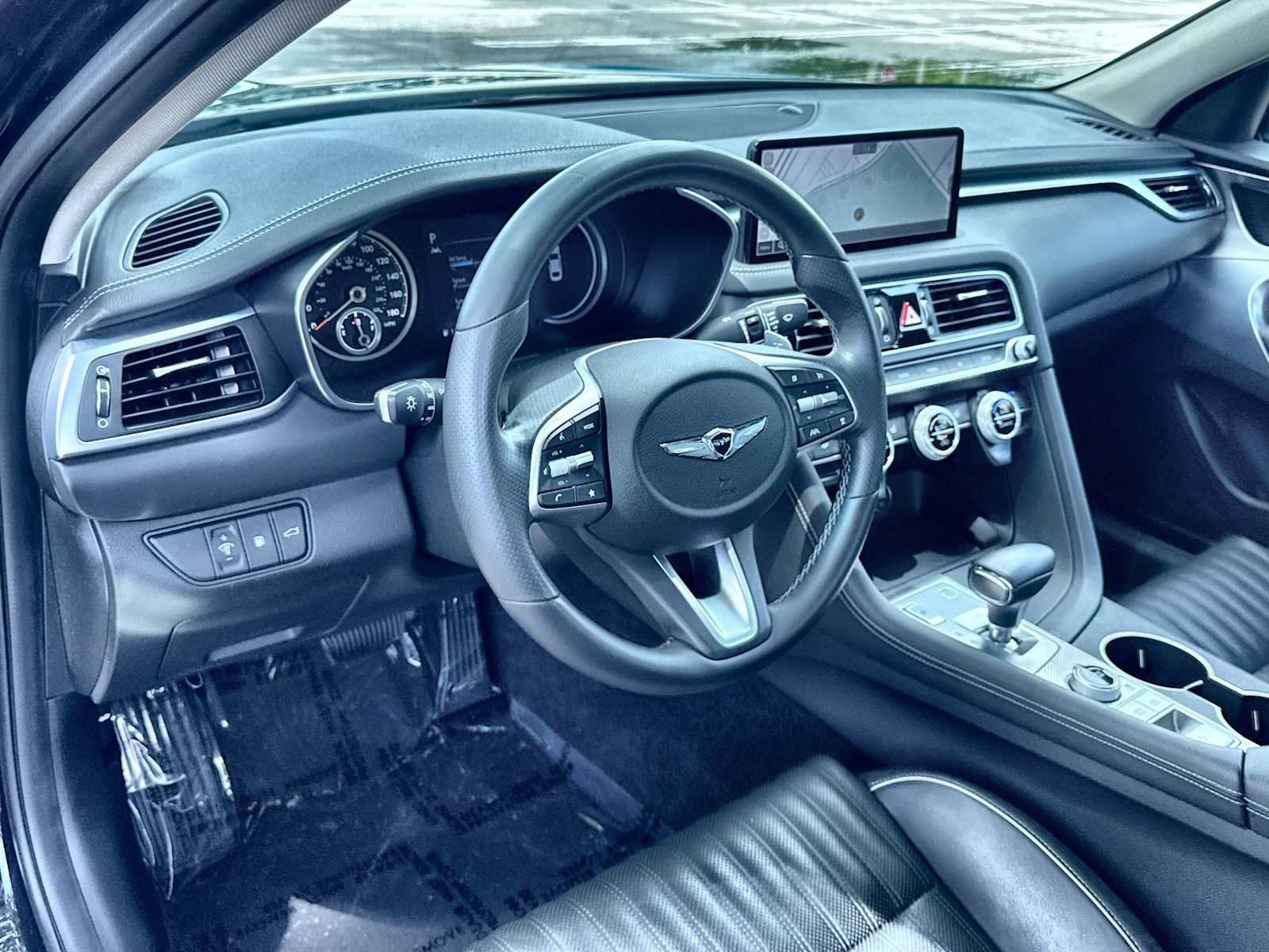 Used 2023 Genesis G70 2.0T RWD image 13