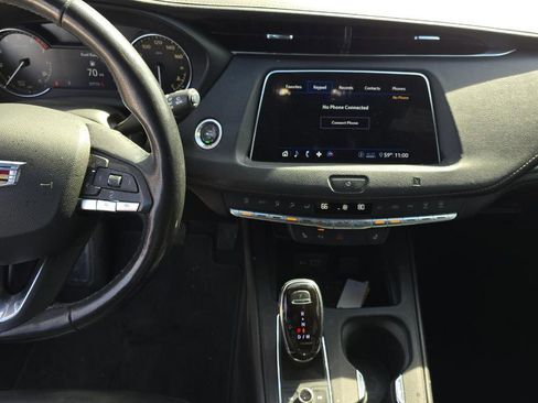 Used 2020 Cadillac XT4 Premium Luxury w/ Cold Weather Package image 10