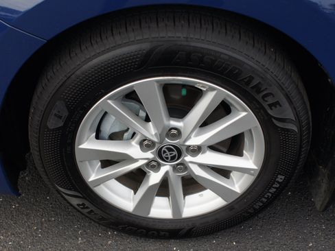 Used 2025 Toyota Camry LE w/ Convenience Package image 25