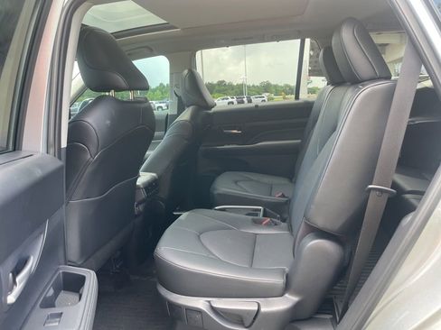 Used 2026 Toyota Grand Highlander AWD image 12