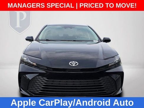 Used 2025 Toyota Camry LE FWD image 13