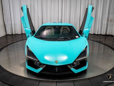 Used 2025 Lamborghini Revuelto image 6