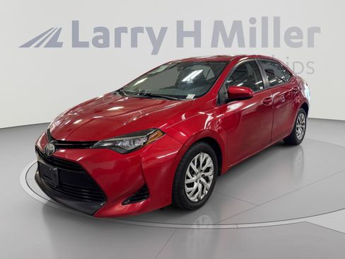 Used 2017 Toyota Corolla LE w/ Carpet Mat Package (TMS) FWD image 1