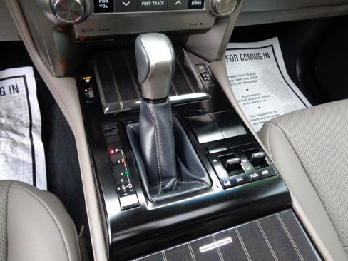 Used 2021 Lexus GX 460 Premium w/ Premium Package image 12