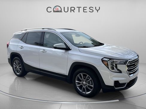 Used 2022 GMC Terrain SLT w/ Infotainment Package II image 9