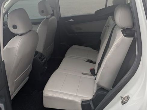 Used 2018 Volkswagen Tiguan SE w/ 3rd Row Seat Package AWD/4WD image 31
