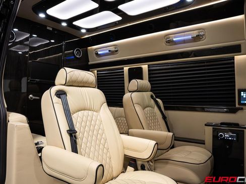 Used 2022 Mercedes-Benz Sprinter 2500 image 41