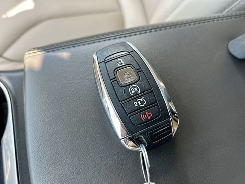 Used 2018 Lincoln MKX Select w/ Select Plus Package FWD image 42