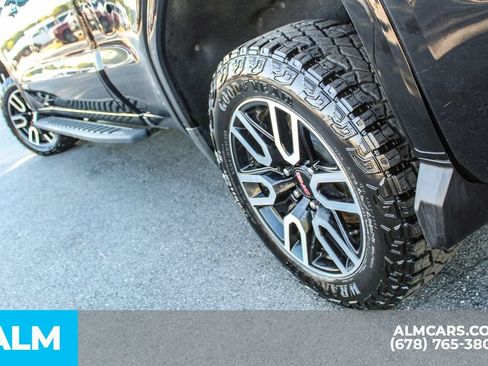 Used 2024 GMC Sierra 1500 AT4 w/ AT4 Premium Package AWD/4WD image 12