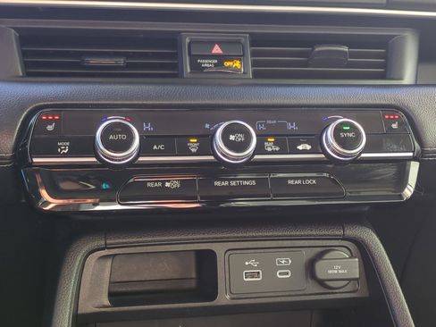 Used 2023 Honda Pilot Touring image 24