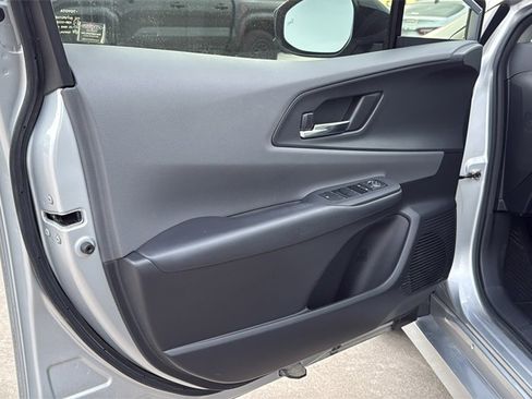 Used 2023 Toyota Prius XLE image 9