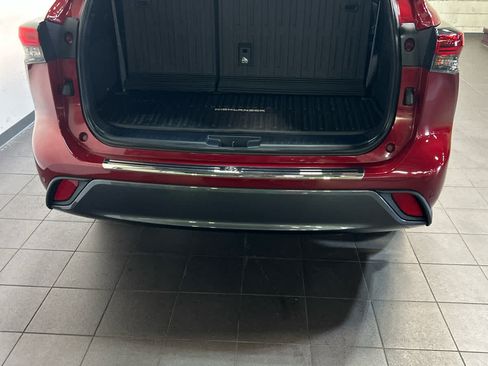Used 2020 Toyota Highlander Limited AWD/4WD image 12
