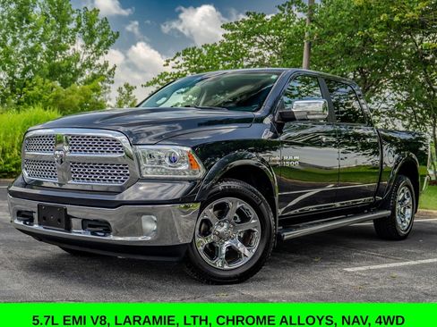 Used 2017 RAM 1500 Laramie w/ Convenience Group AWD/4WD image 4