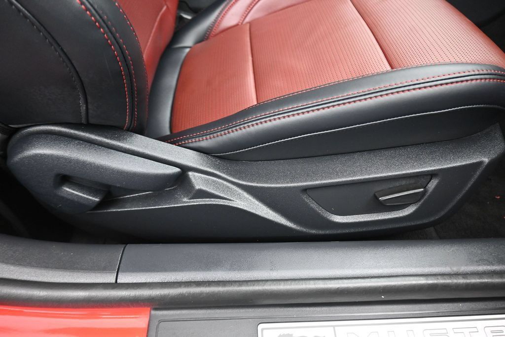 Used 2025 Ford Mustang GT Premium RWD image 37
