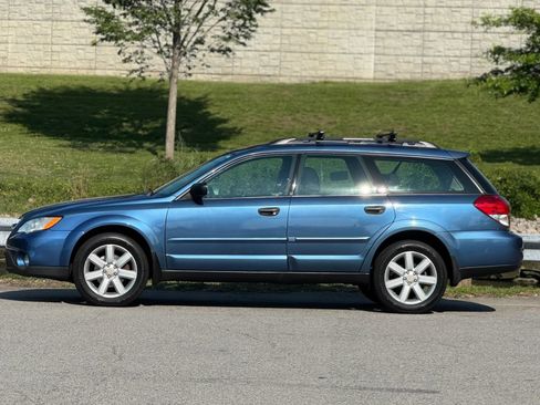 Used 2008 Subaru Outback 2.5i L.L. Bean AWD/4WD image 4