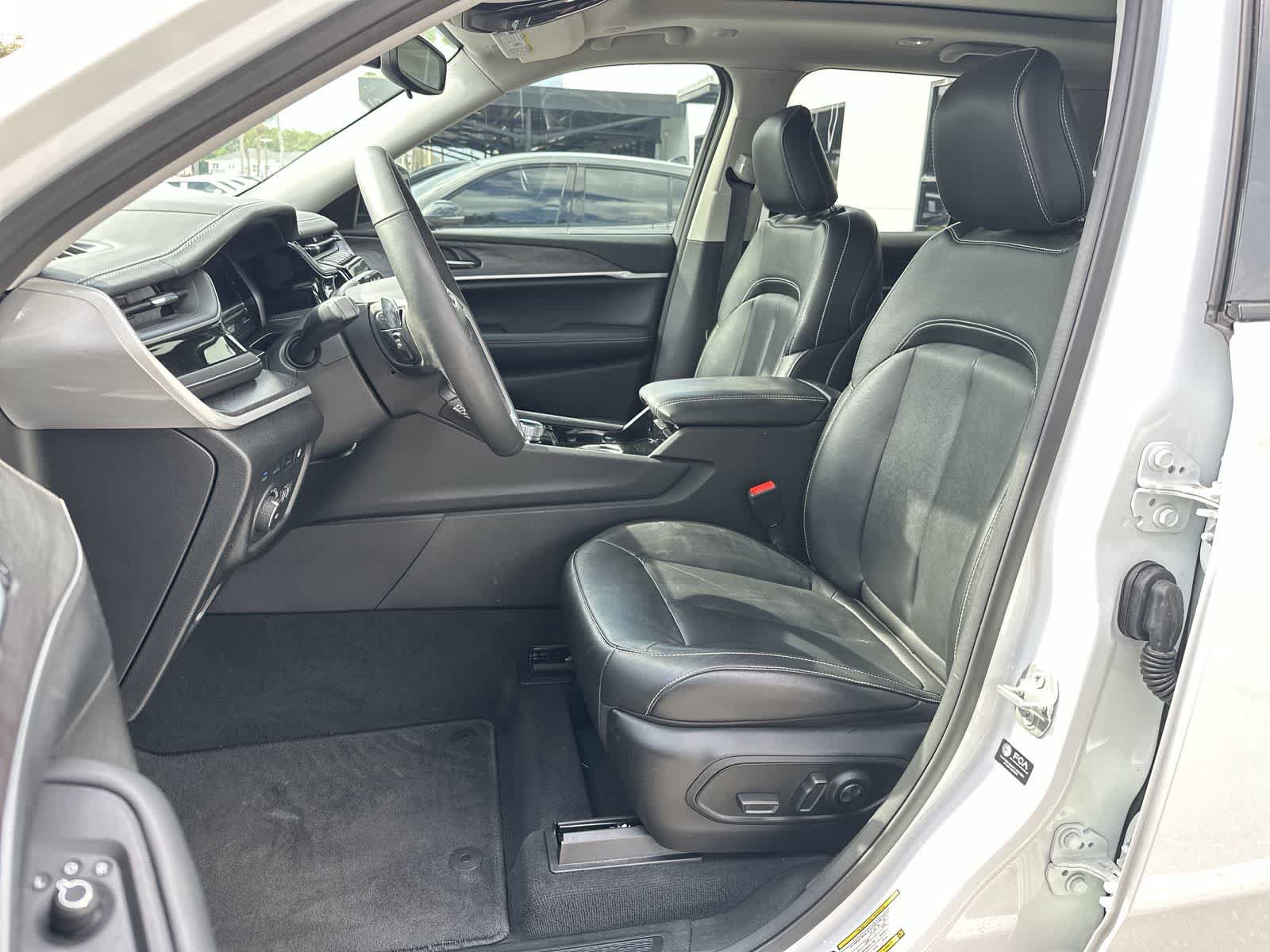 Used 2022 Jeep Grand Cherokee Limited 4xe AWD/4WD image 3