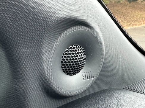 Used 2025 Toyota Sienna XLE image 27