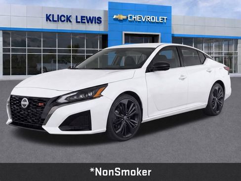 Used 2024 Nissan Altima 2.5 SR FWD image 3
