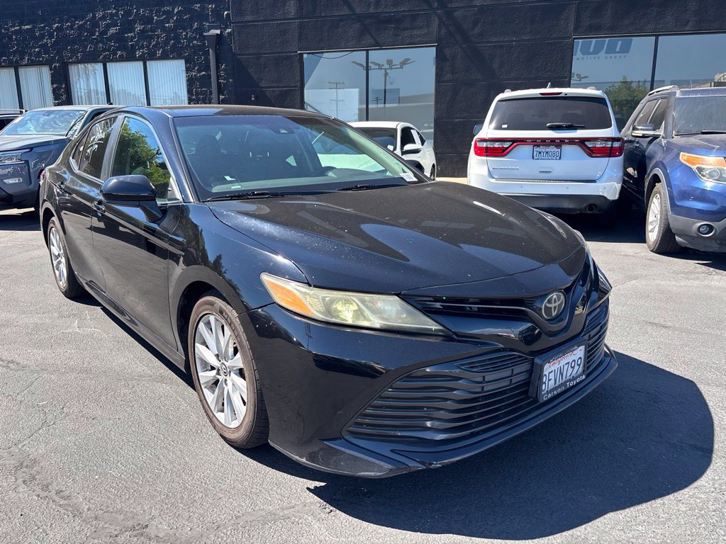 Used 2018 Toyota Camry LE FWD image 2