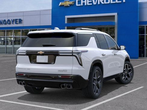 New 2026 Chevrolet Traverse High Country image 4
