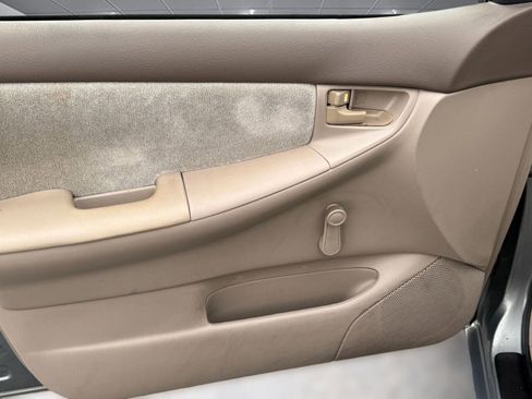 Used 2003 Toyota Corolla CE image 12
