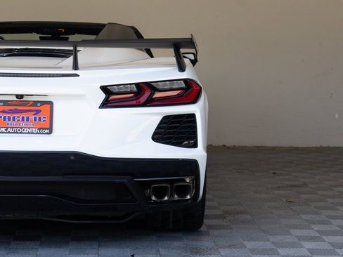 Used 2022 Chevrolet Corvette Stingray Premium Conv w/ Z51 Performance Package RWD image 13